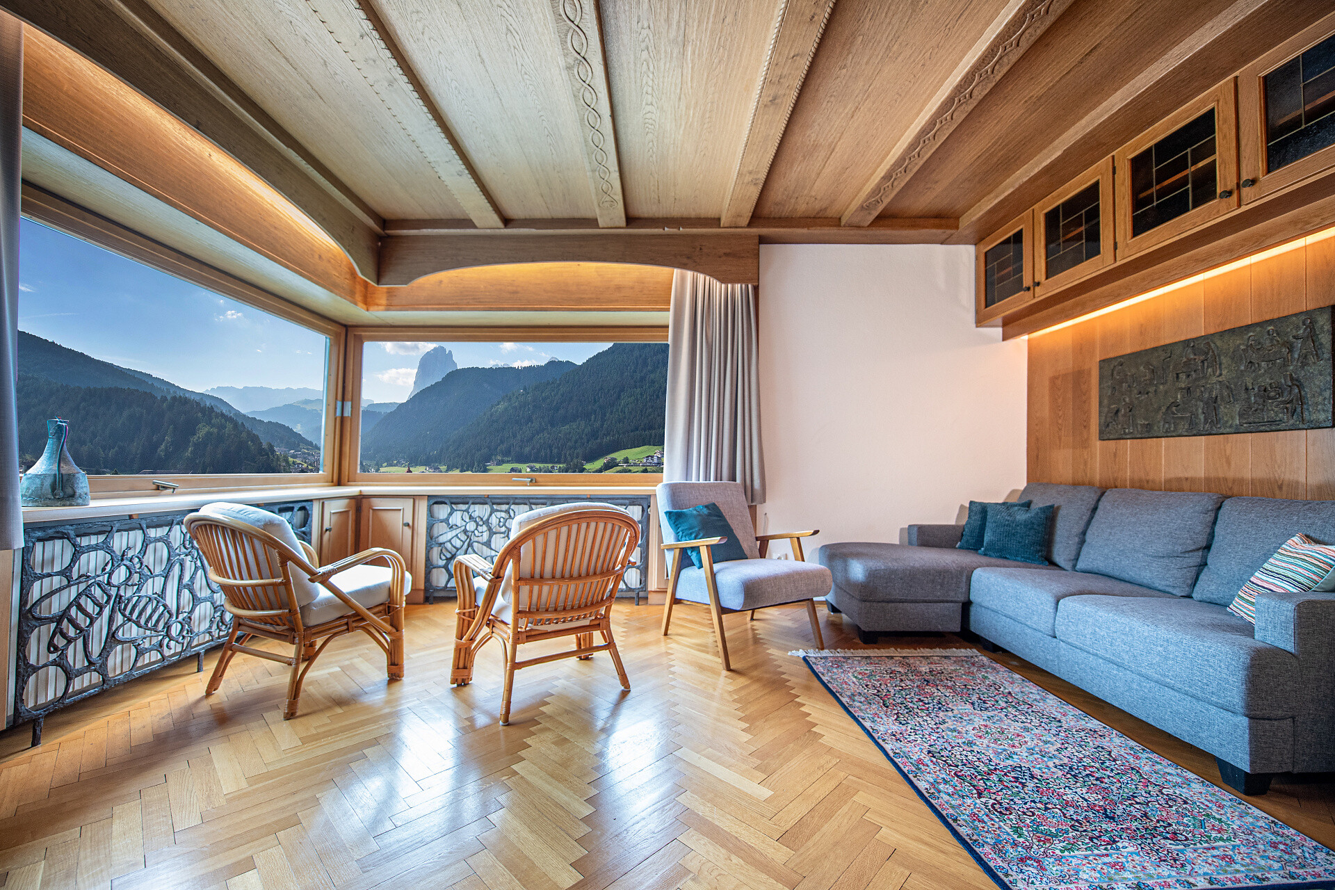 Wide 3-Bedroom Apartment with balcony and terrace