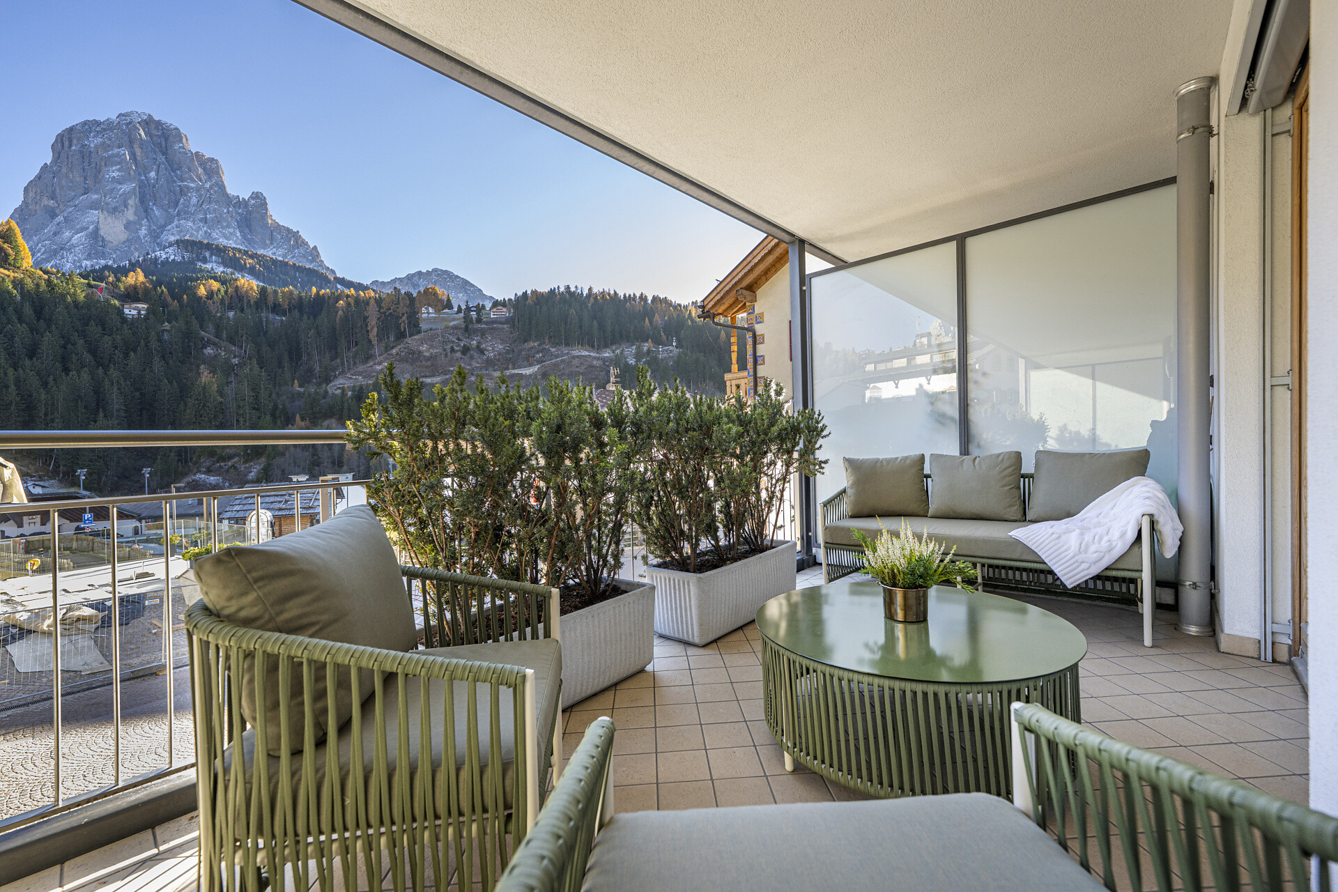 Appartamento con 2 camere da letto, 2 bagni e terrazzo con vista Sassolungo