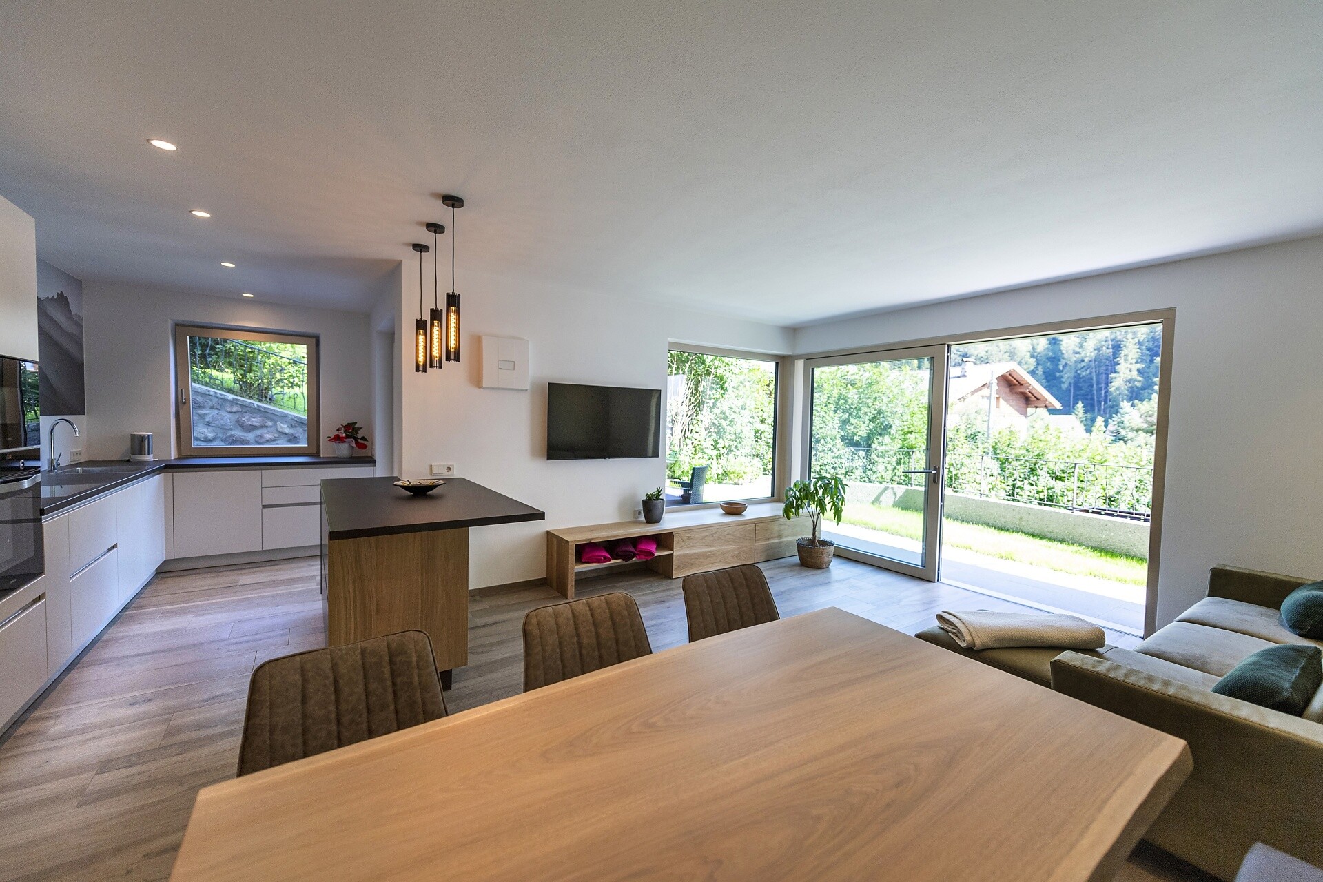 Ferienwohnung mit 3 Schlafzimmern und Terrasse