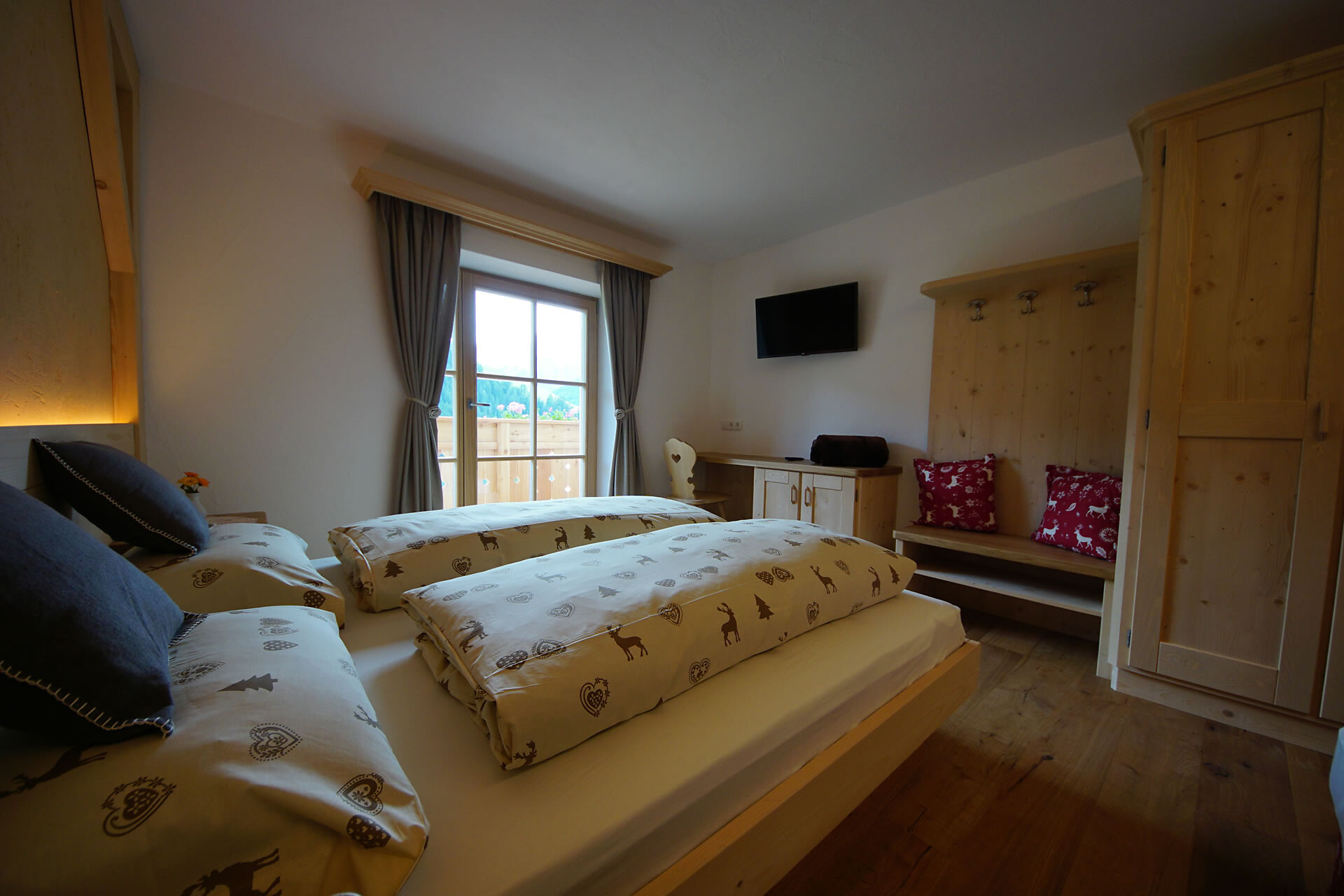 Double room with bath and balcony