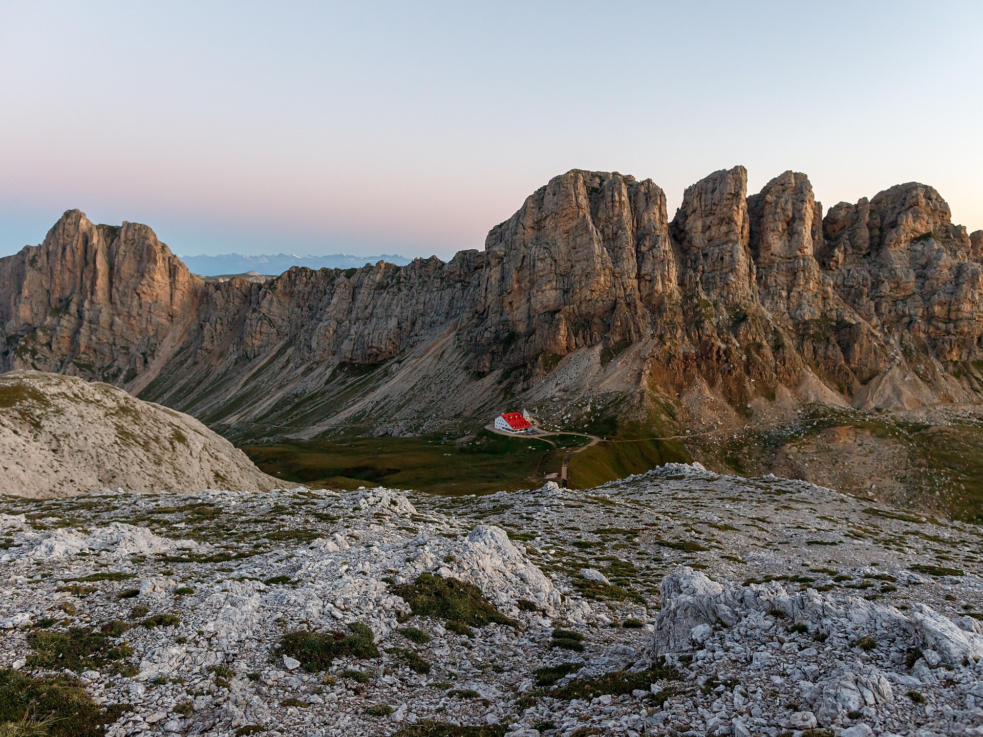 Spires & ridges: Under the Horse Teeth