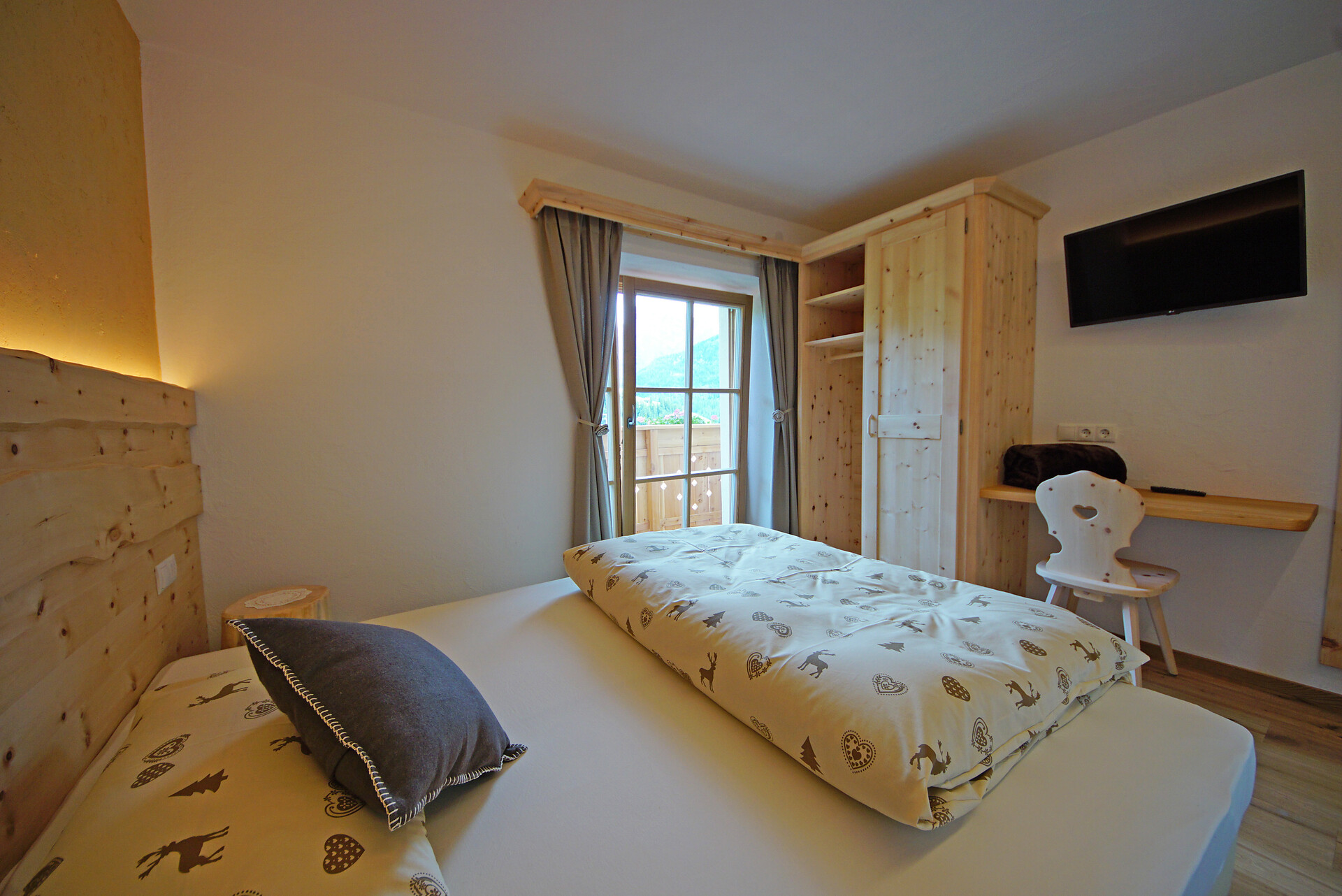Doubleroom with bath and balcony