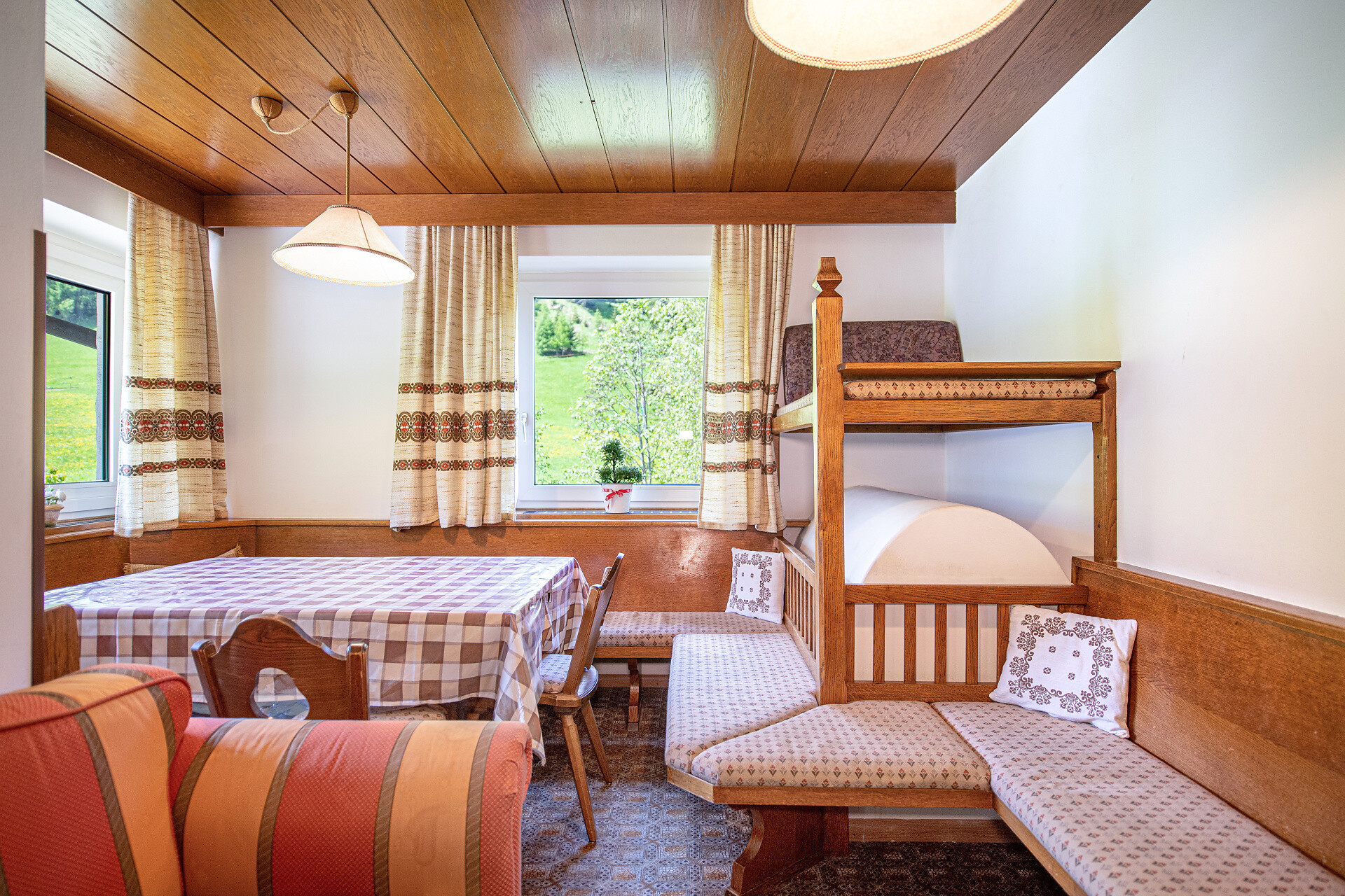 Appartamento con 3 camere da letto e balcone
