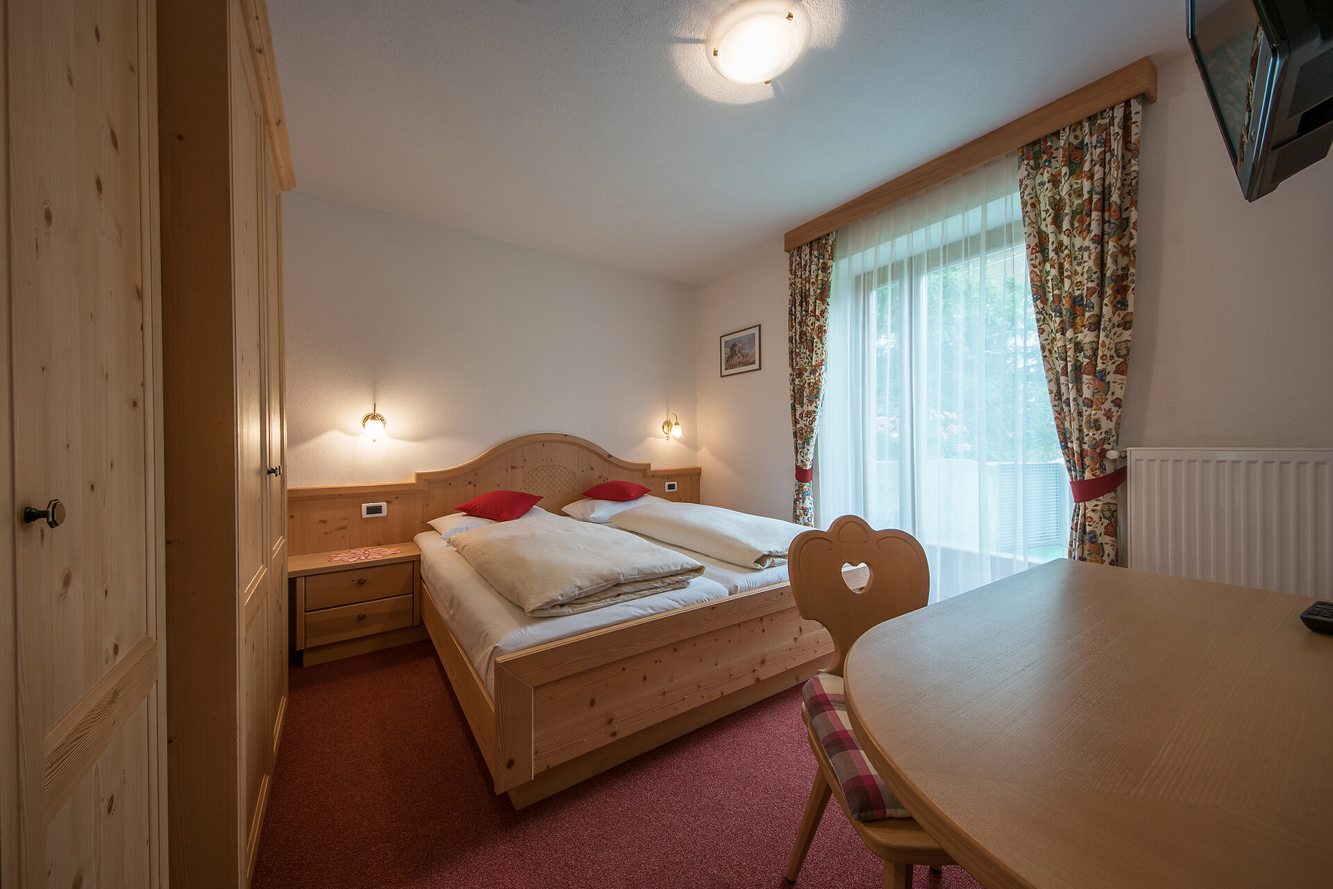 Double room with bath/shower/WC