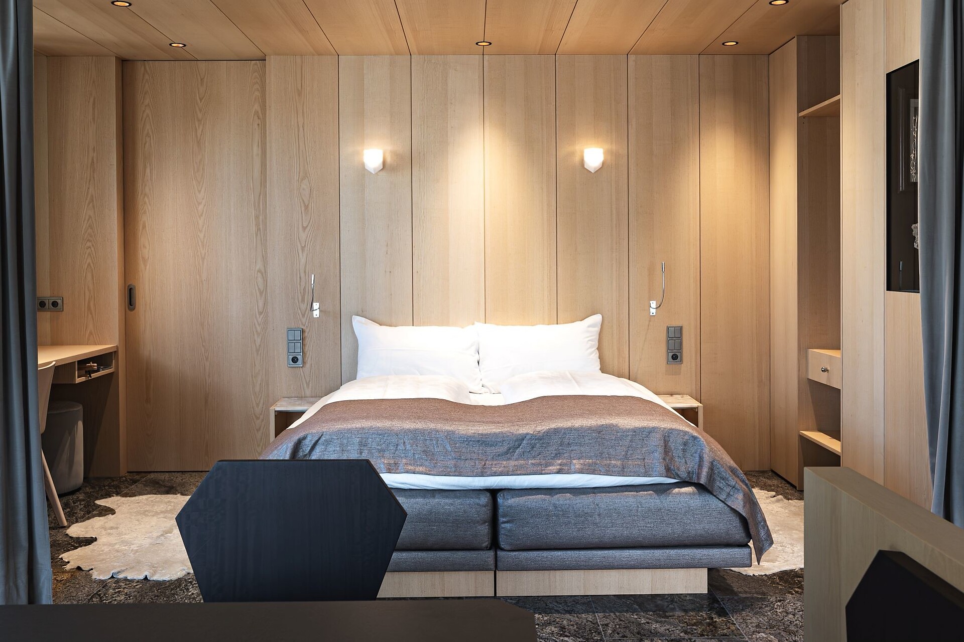 W1: Crystal 43m²