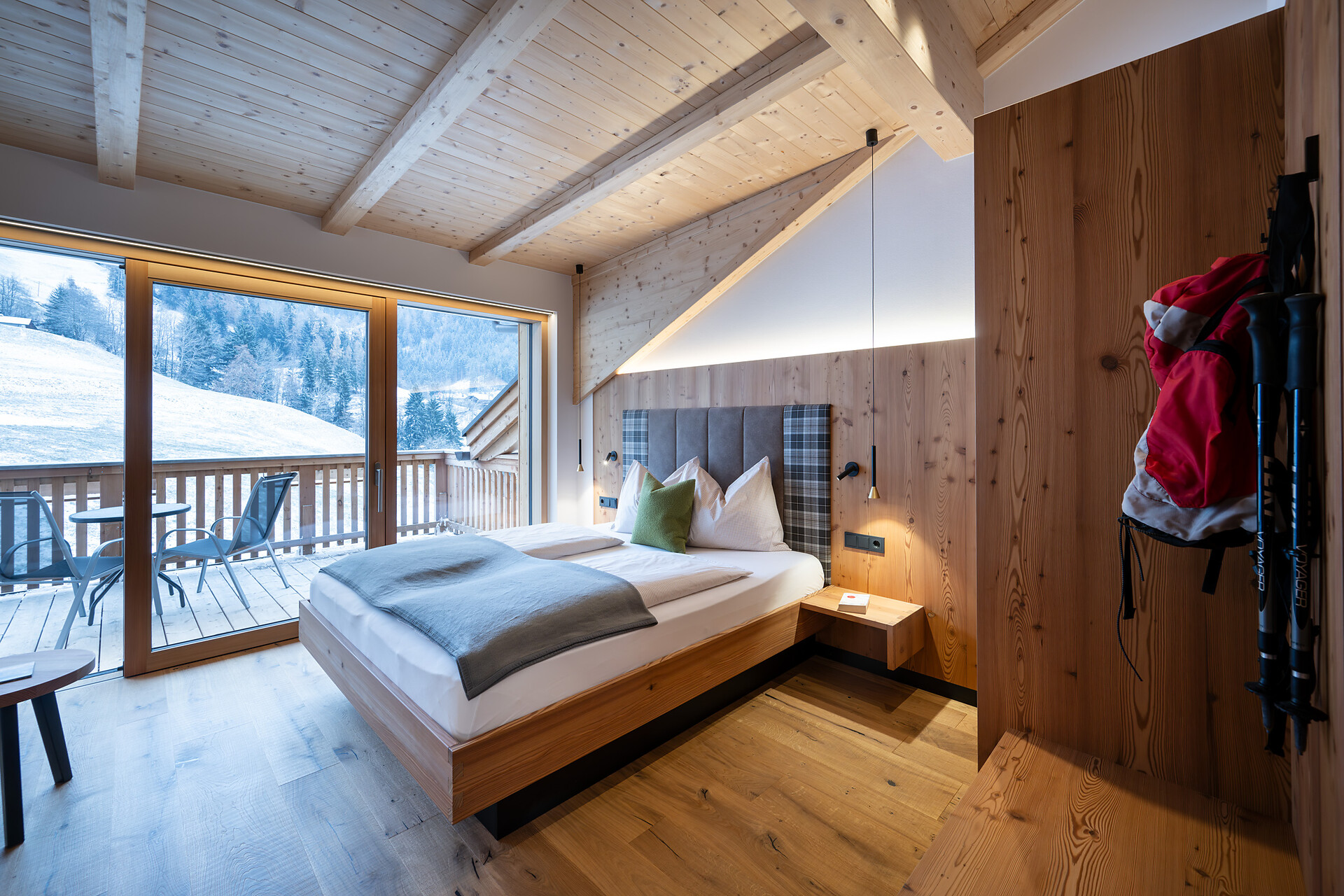 DOUBLE ROOM
