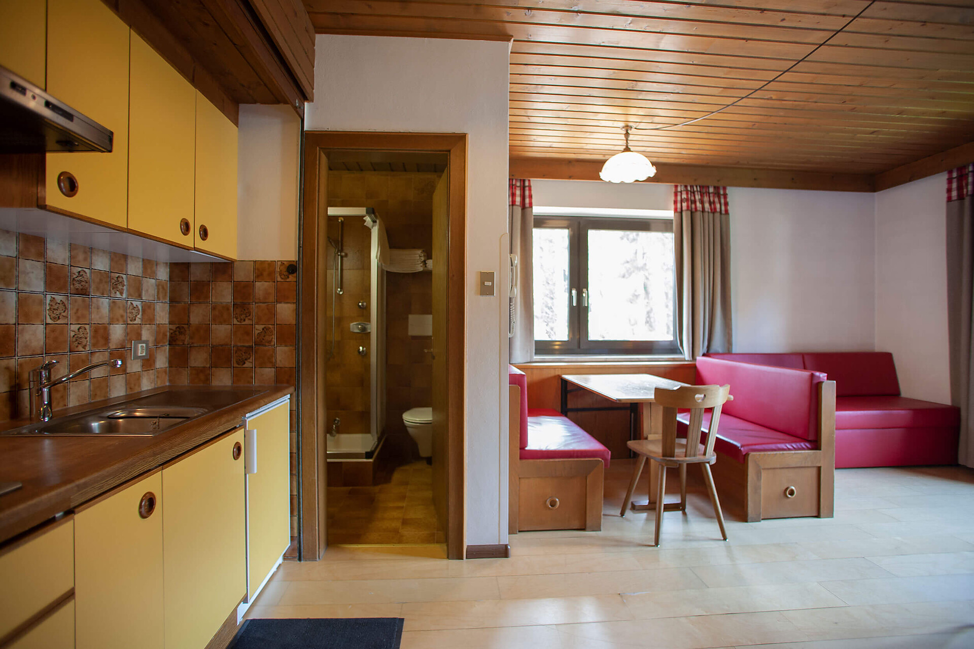 Helm with balcony (2-3 people)
