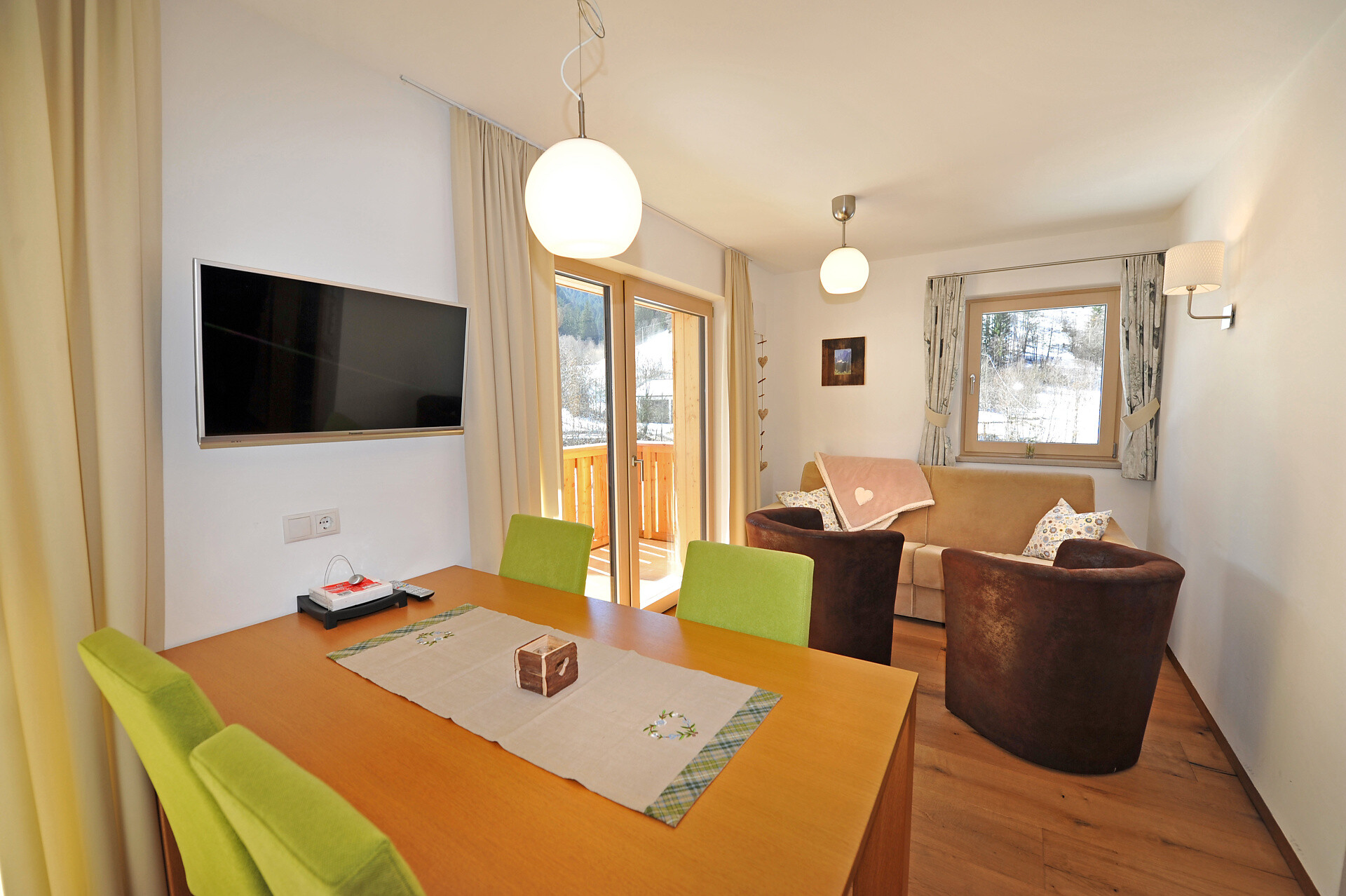 Zwei-Raum-Wohnung mit Balkon