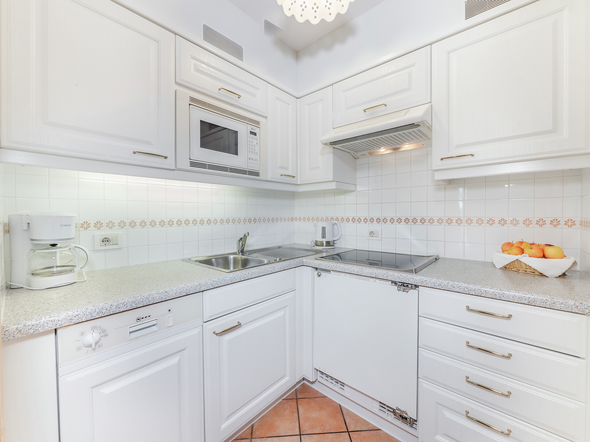 2-room apartment with 2 king size beds and balcony