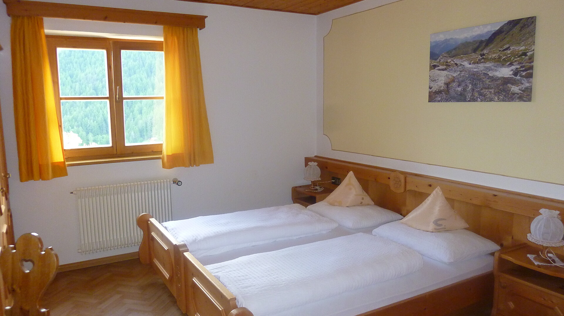 Three-Bedded-Room