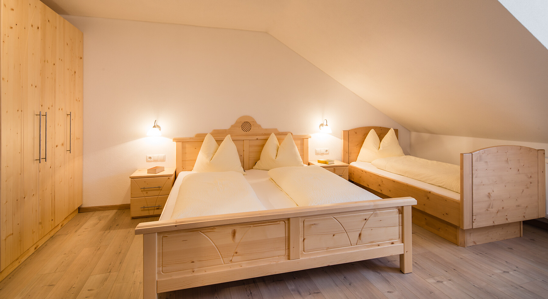 Doppelzimmer mit Balkon
