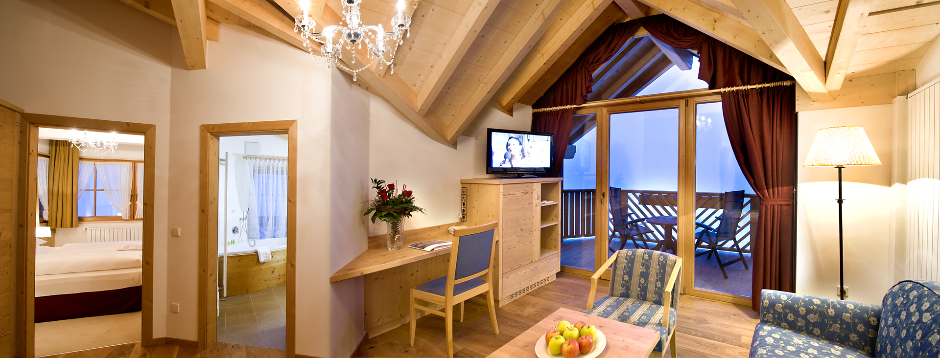 Familiensuite mit Balkon