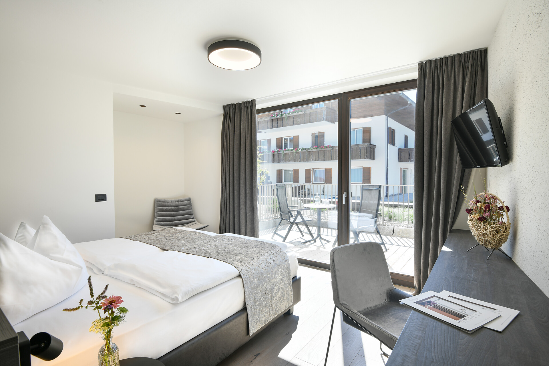 ALPINE SUITE