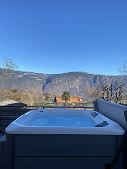 Mountain View Suites