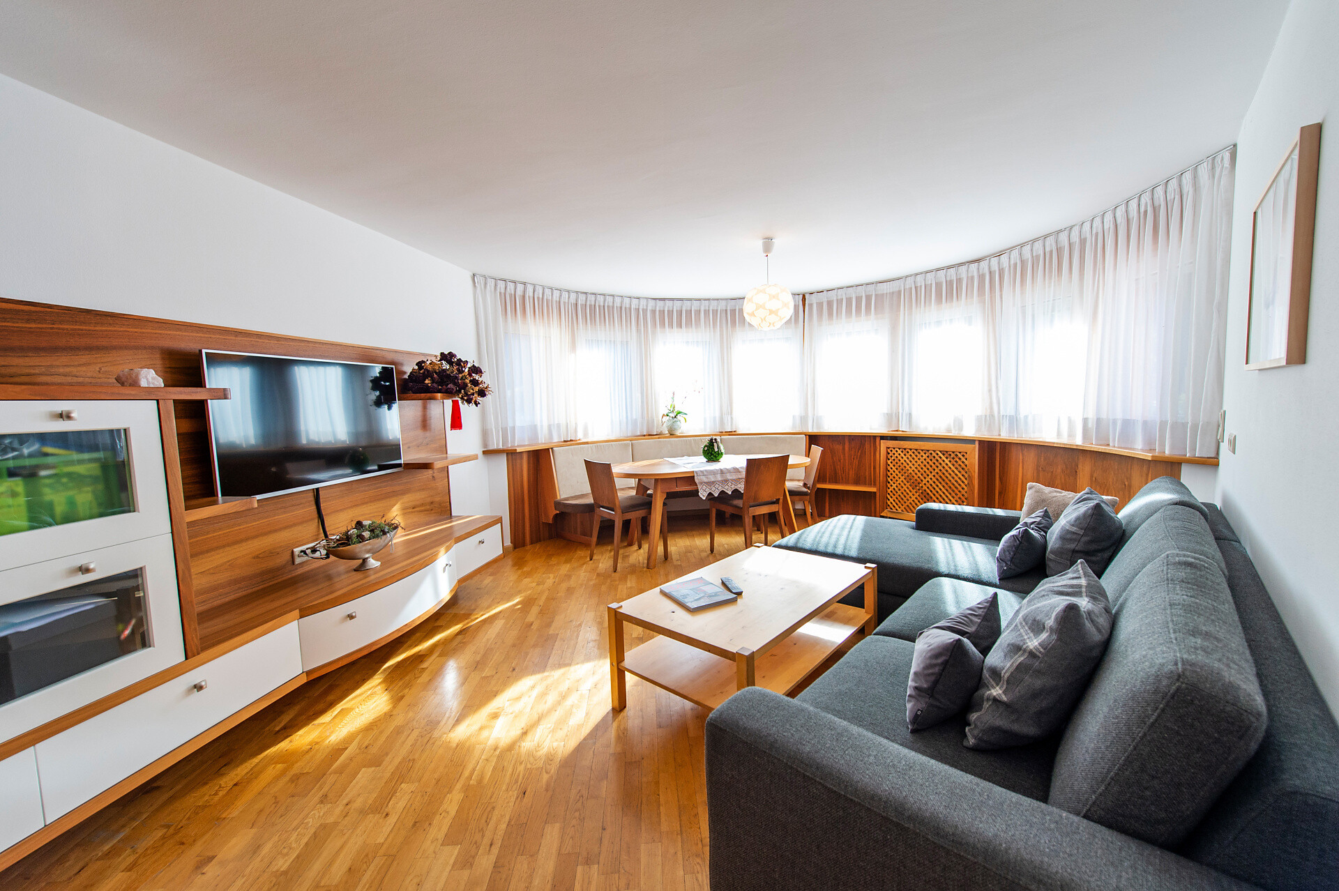 Große Ferienwohnung mit 2 Schlafzimmern und Panoramaterrasse