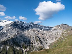 Filmpremiere - Das Stilfser Joch-Abseits der Kehren
