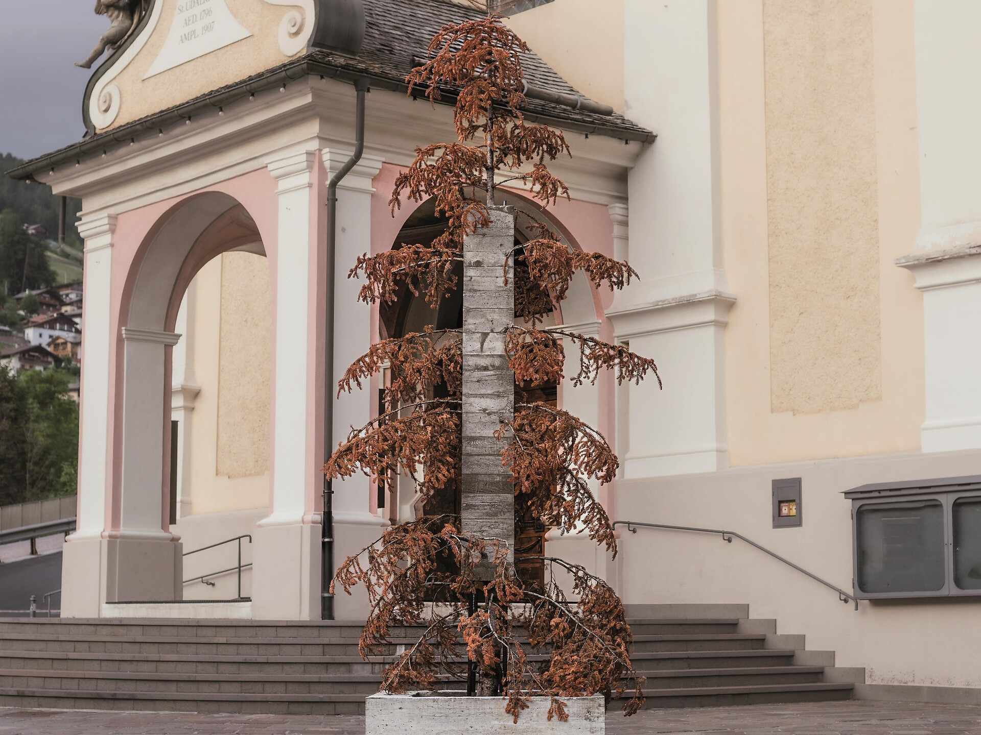 Führung Kunstausstellung Idea UNIKA - Dolomitenregion Gröden - #1 - suedtirol.info