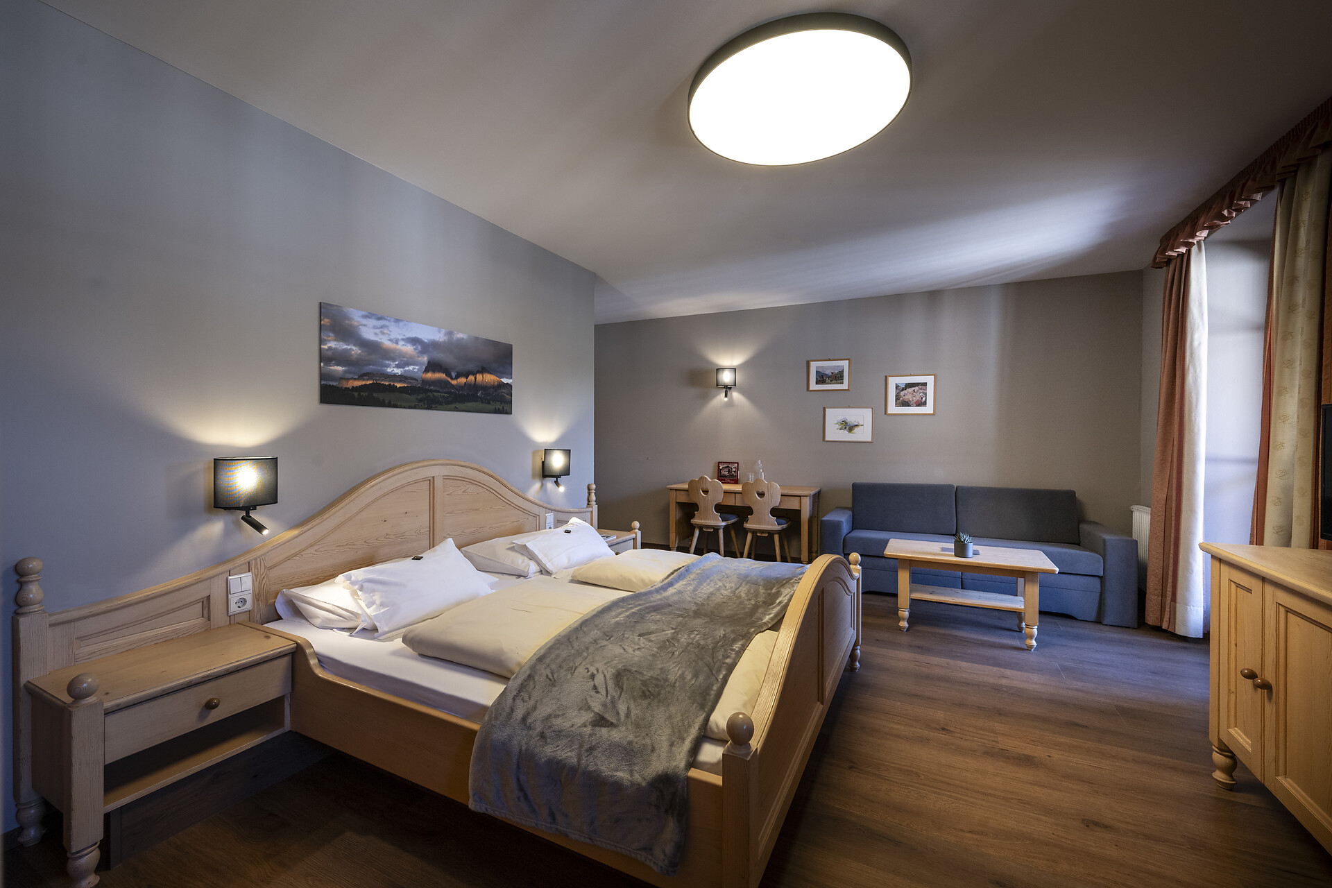 Room A with balcony