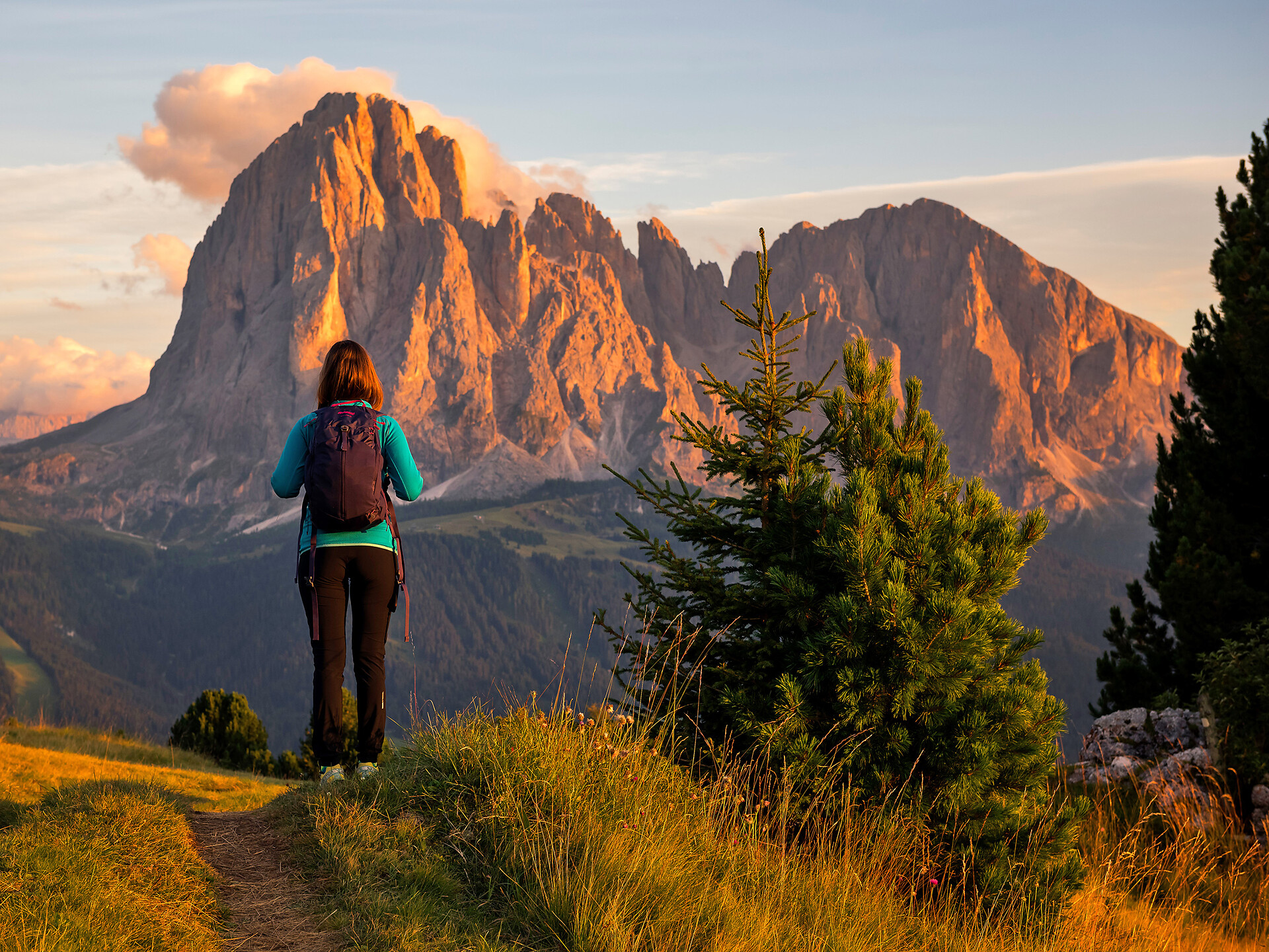 “Alpenglow“ - sunset hike to Sëurasas