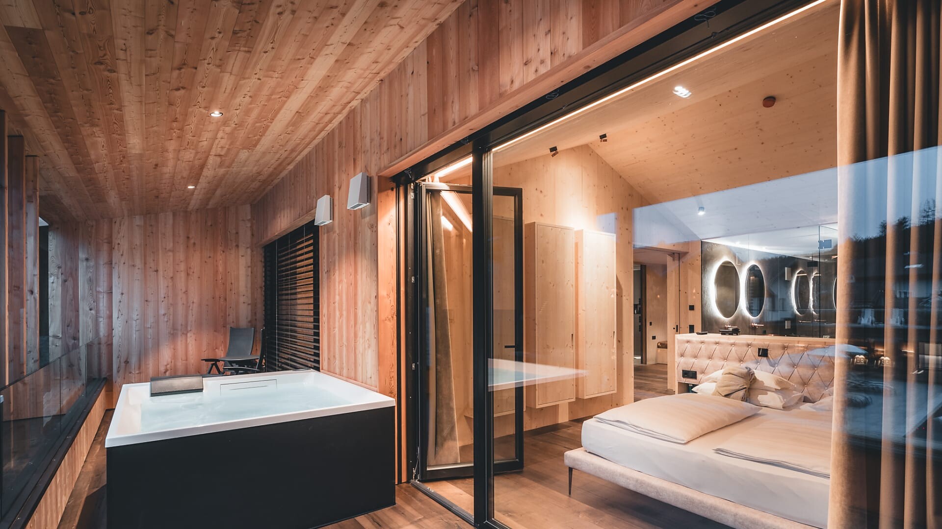 Luxury Spa Suite