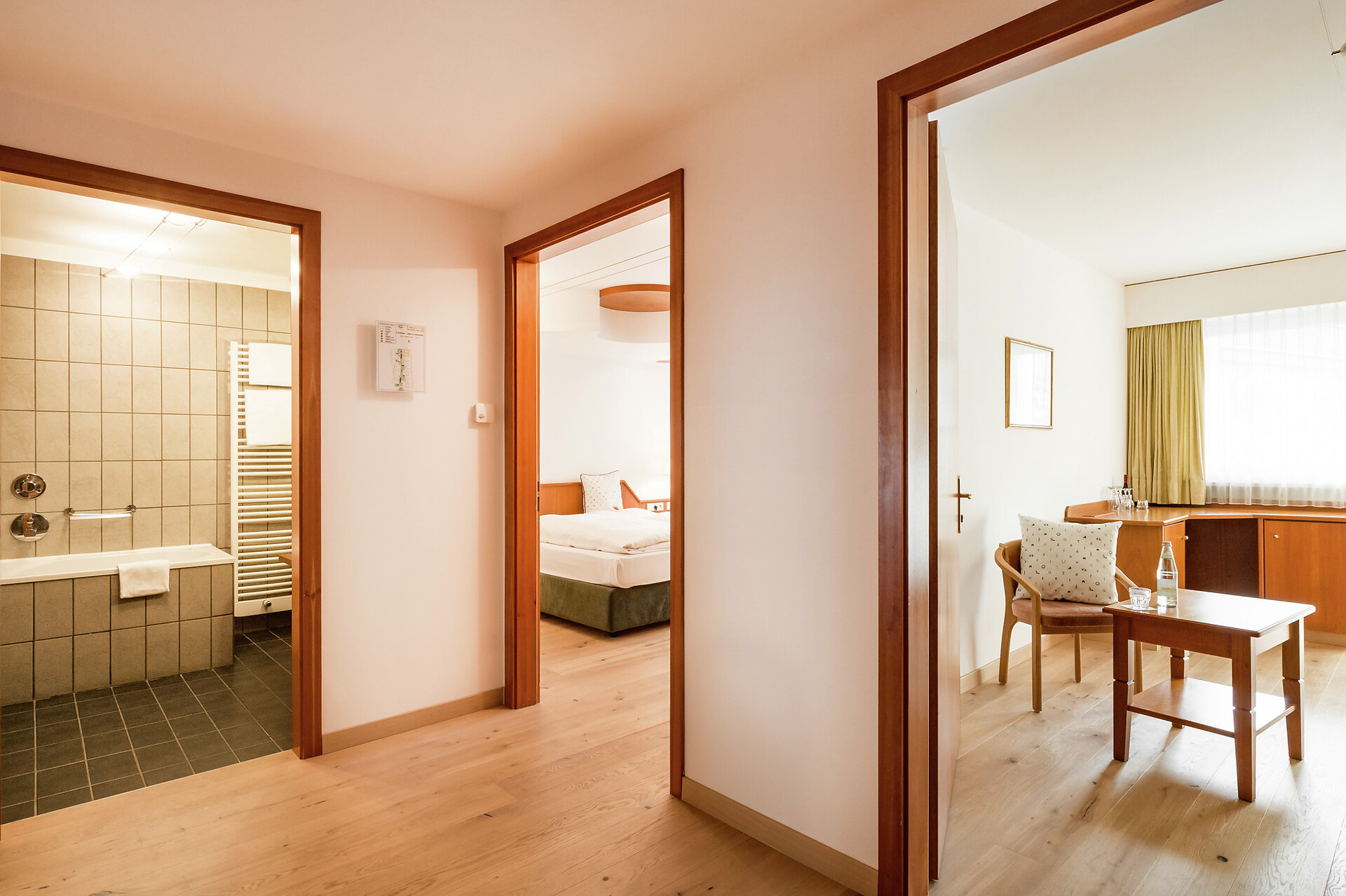 FAMILY & FRIENDS Suite