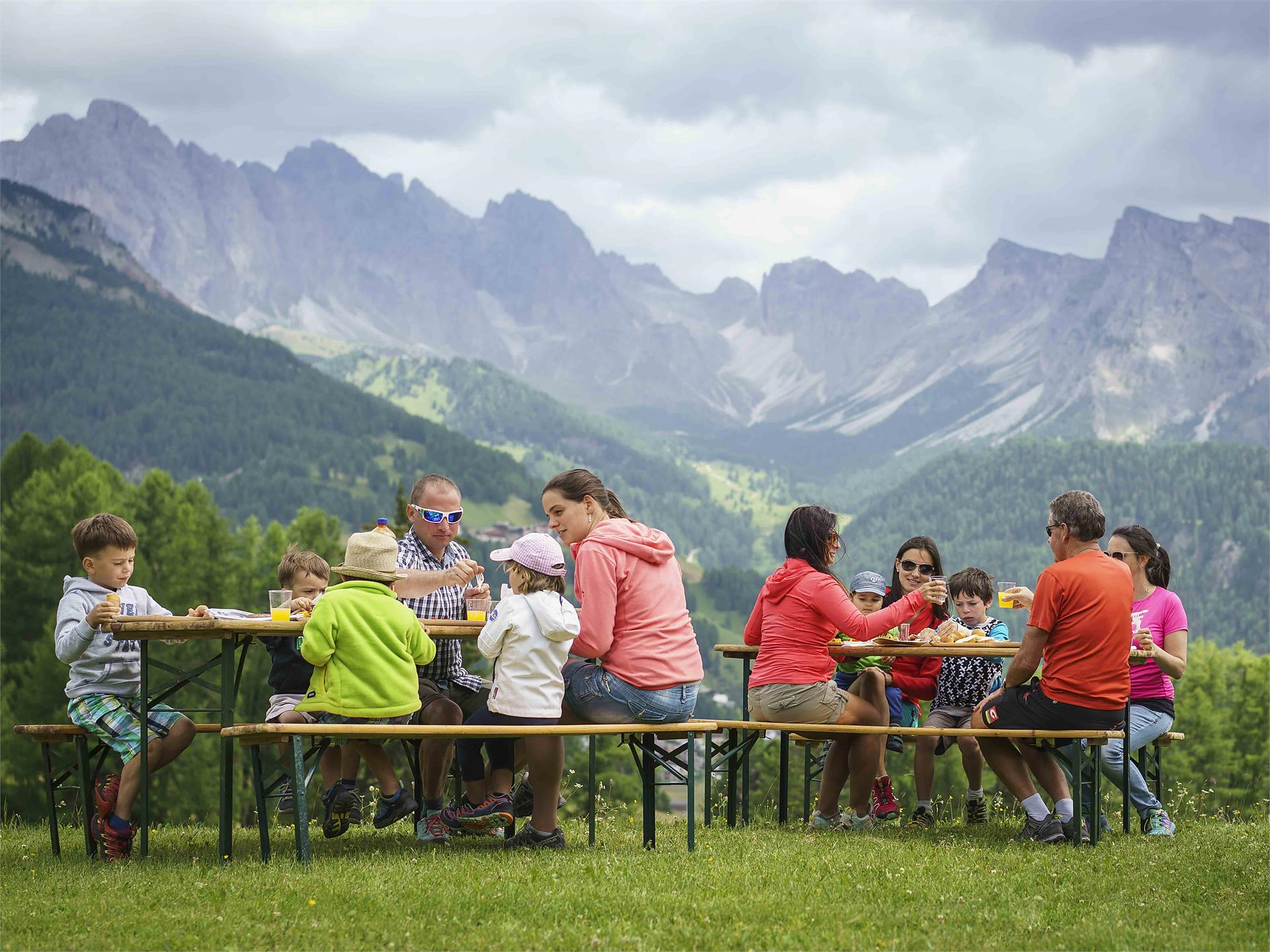 Zum Gipfel des Genusses - Durch die Steinerne Stadt zur Grillparty - Dolomitenregion Gröden - #3 - suedtirol.info