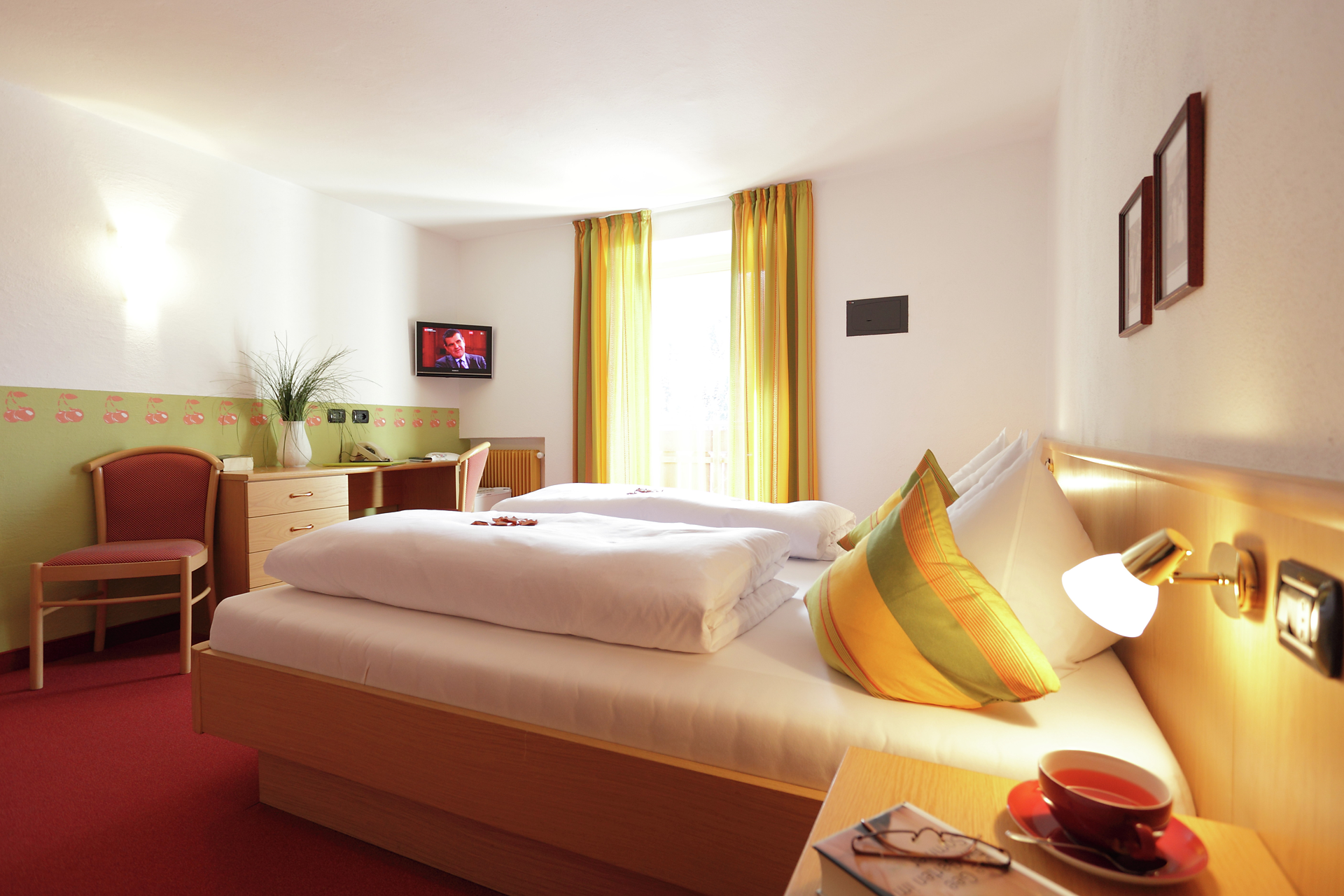 Room Cherry