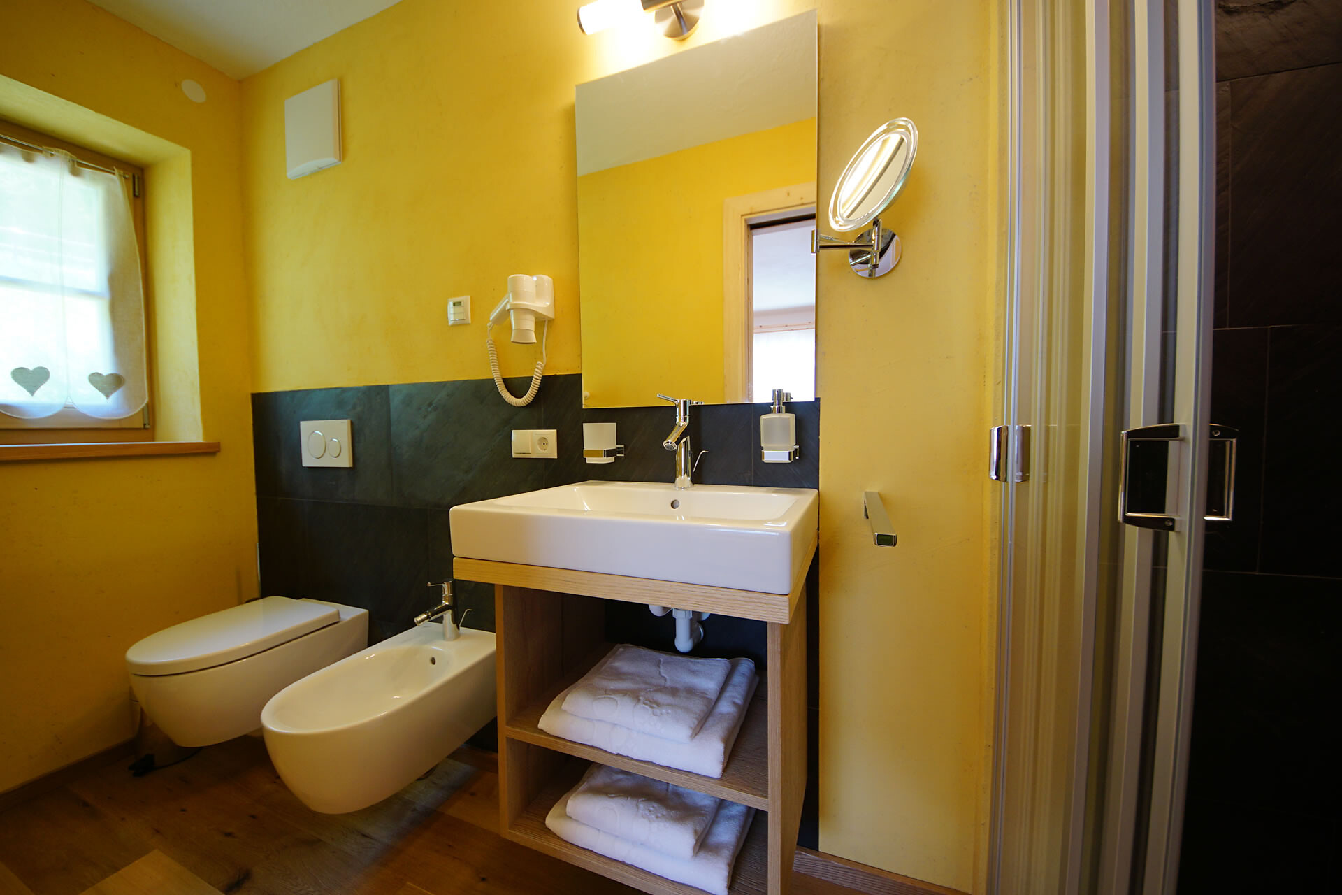 Doubleroom with bath and balcony