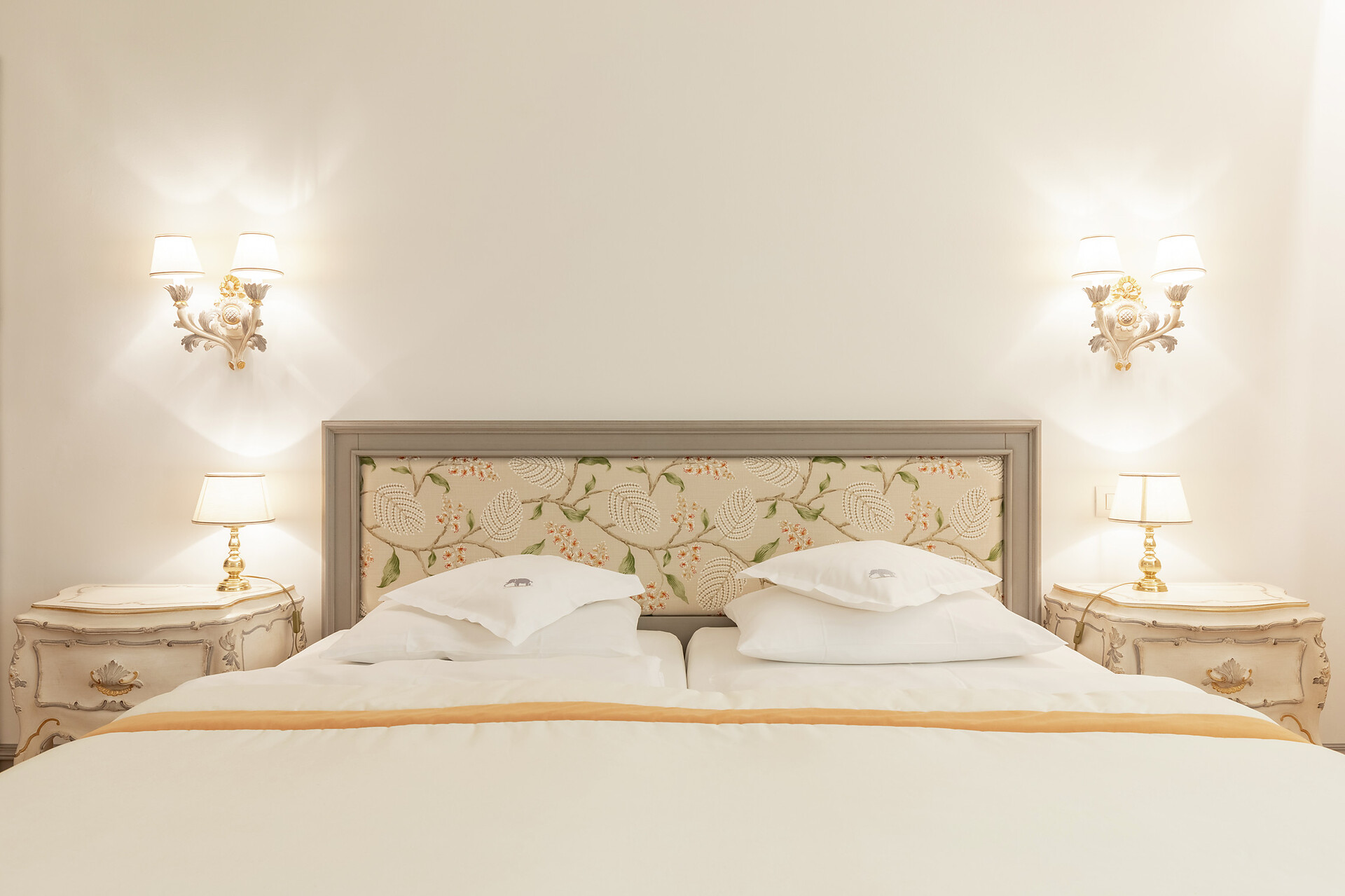 Double-bed room Deluxe