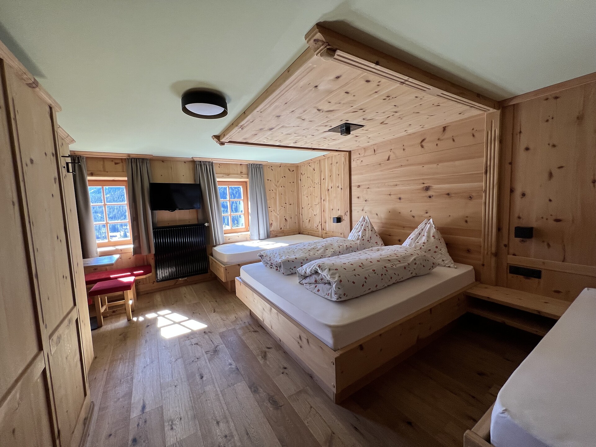 4-bedded room