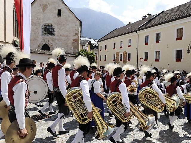 Gemeindeplatz: Sommerkonzert der Musikkapelle Völs - Dolomitenregion Seiser Alm - #2 - suedtirol.info