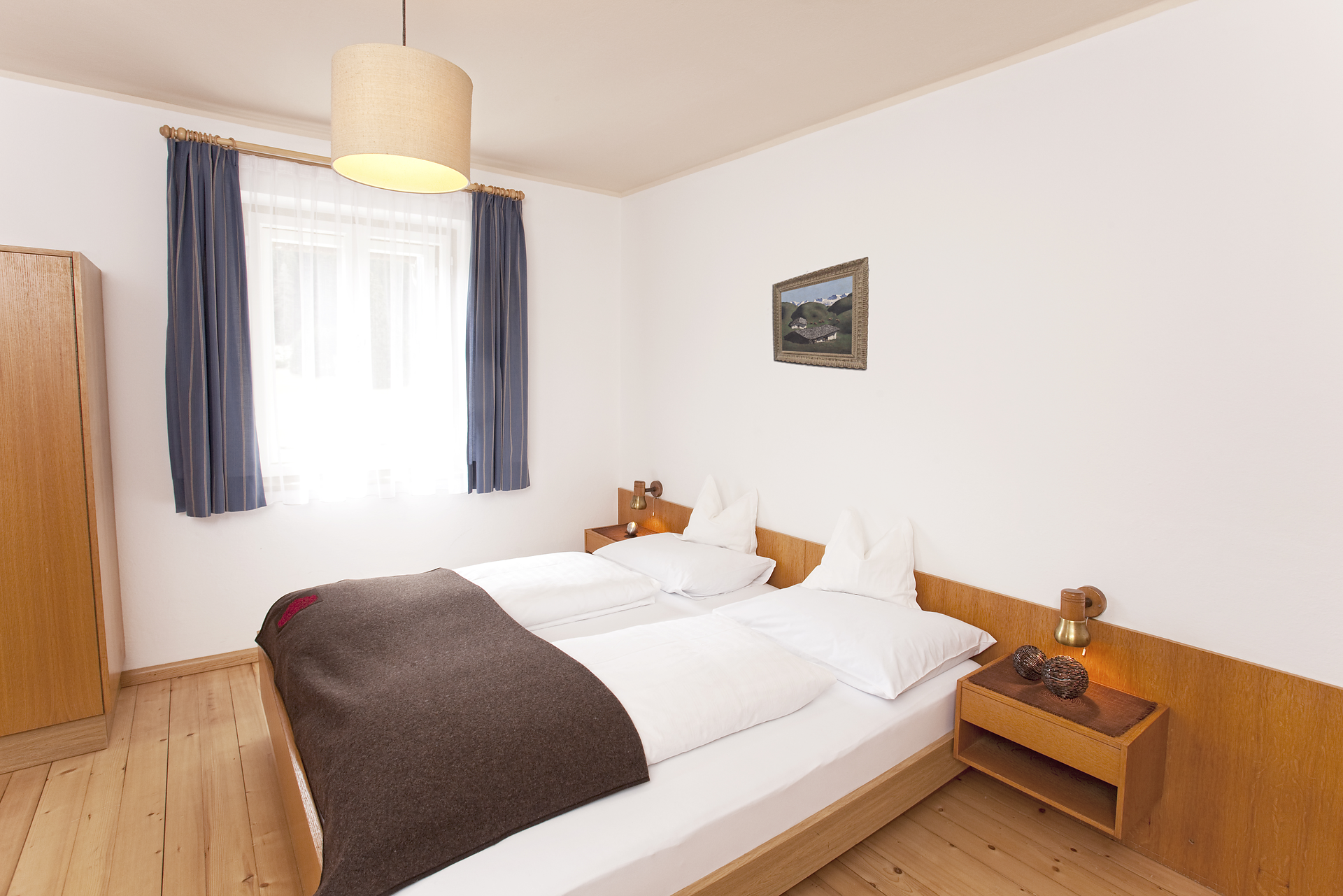 3-bedded-room with balcony