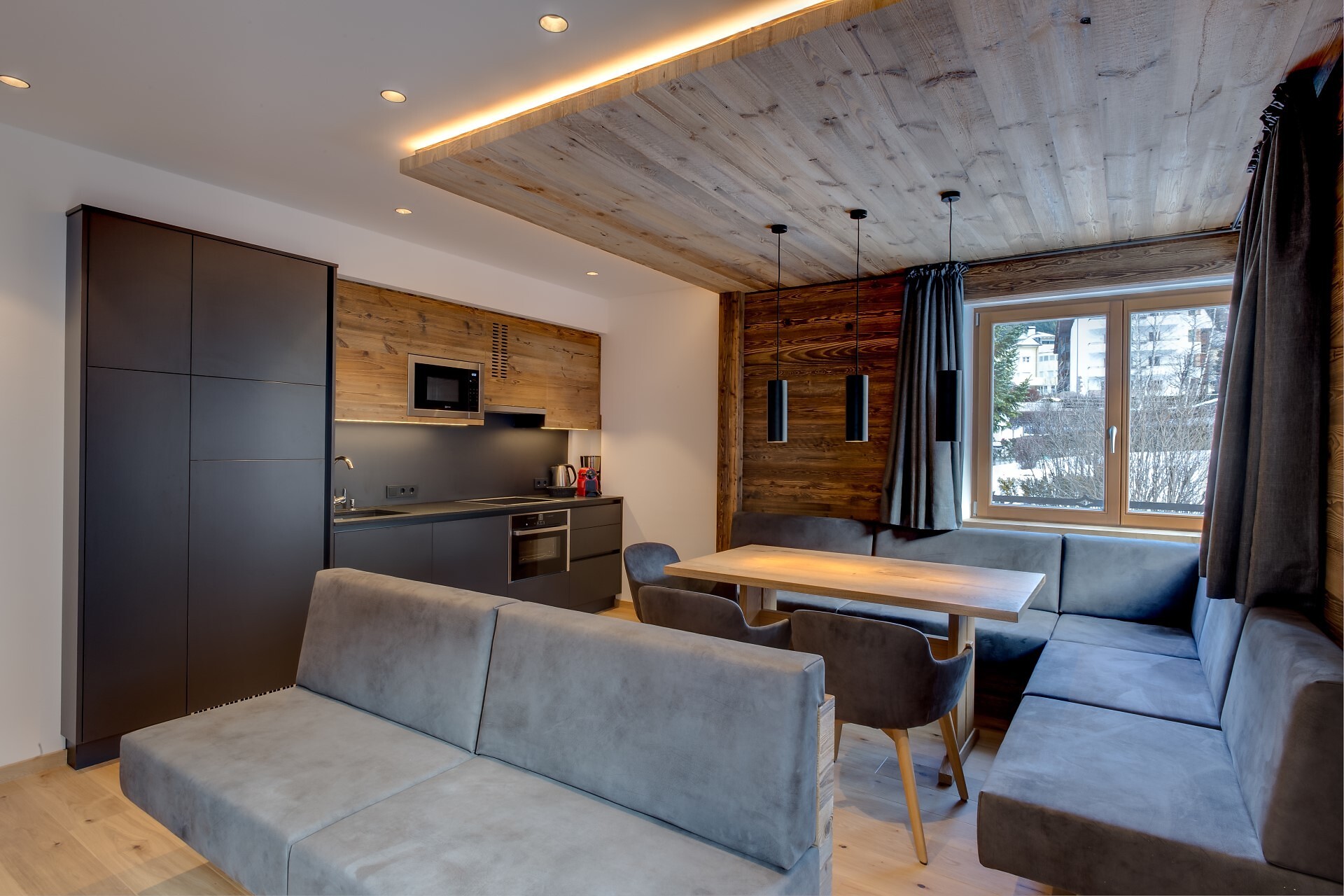 Apartment 4 H