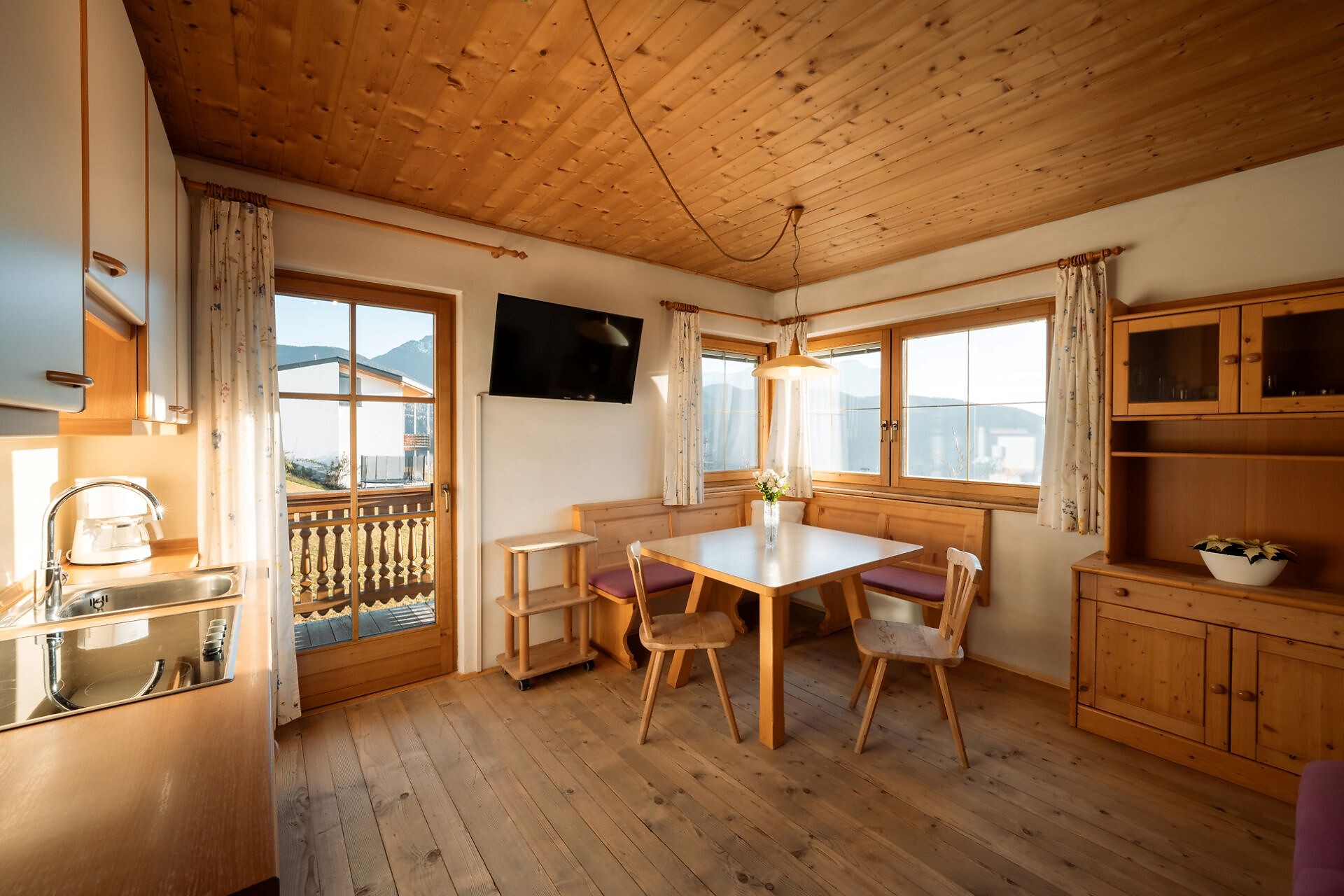 Apartment with balcony, view to the mountain