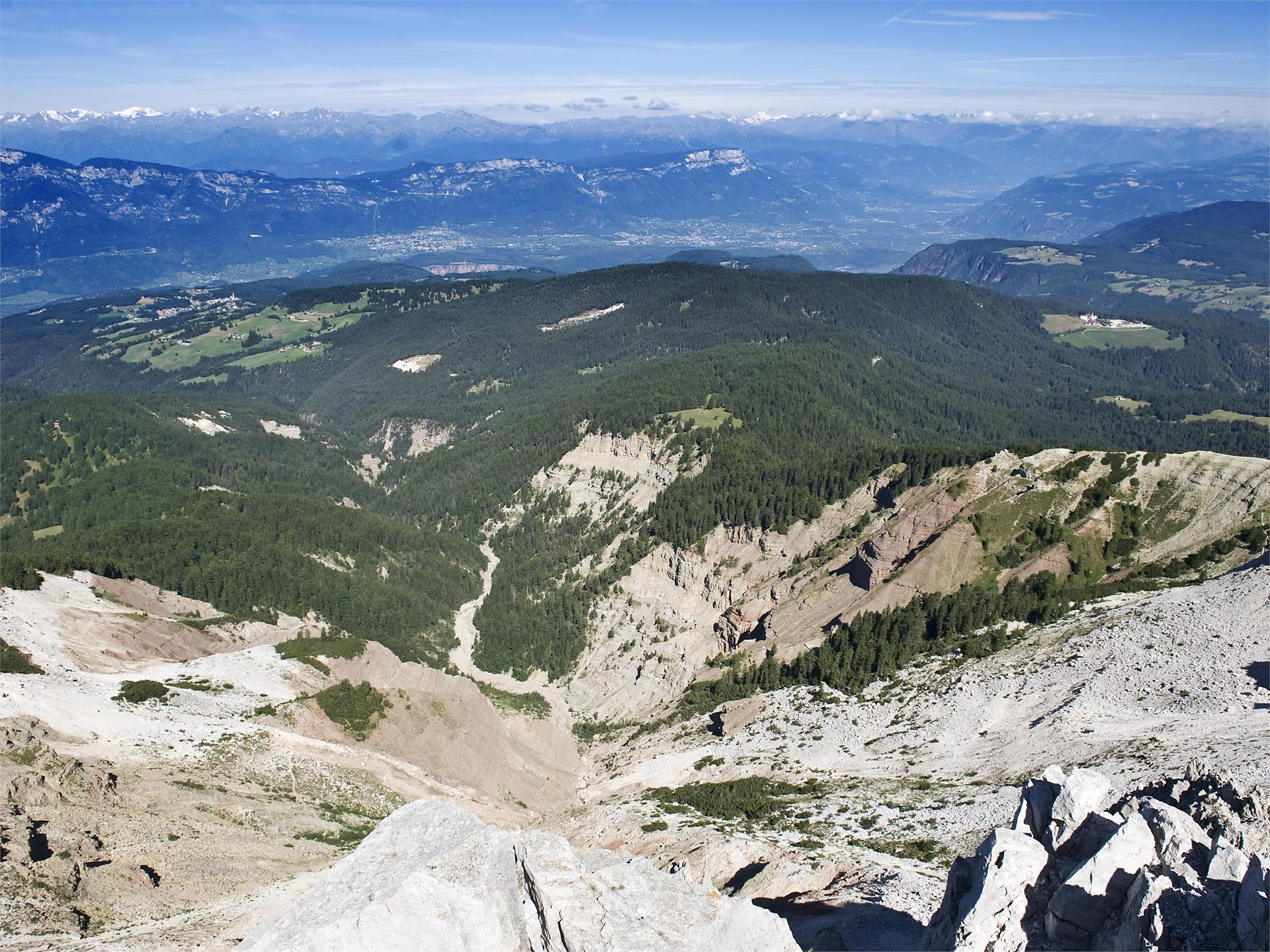 Escursione naturalistica dal Passo Oclini a Pietralba - Regione dolomitica Val d'Ega - #3 - suedtirol.info