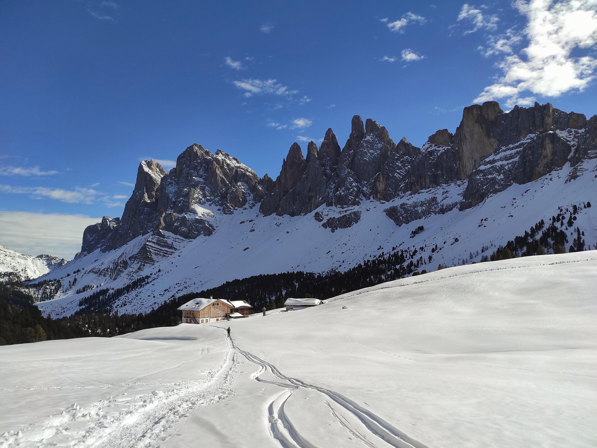 Hiking Bus Trip to Ortisei/St. Ulrich (Val Gardena) winter